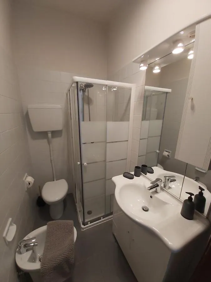 Apartment I Limoni Bilocale In Residence Con Piscina Peschiera del Garda