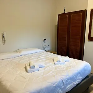 Benaco Mavras Hotel
